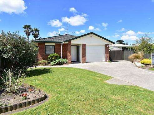 11A Pine Road, Orewa