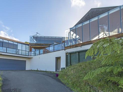 8 Titiro Moana Road, Korokoro