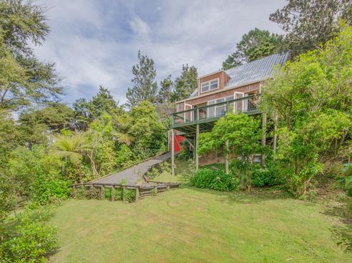 21 Kauri Point Road, Laingholm