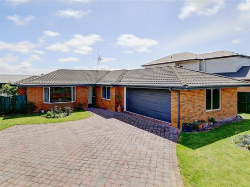 17 Edenpark Drive, Rototuna North