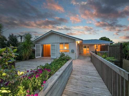 15 Deane Avenue, Titirangi