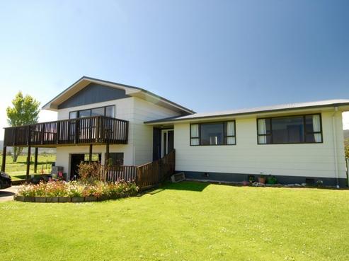 2 Wharf Road, Karamea