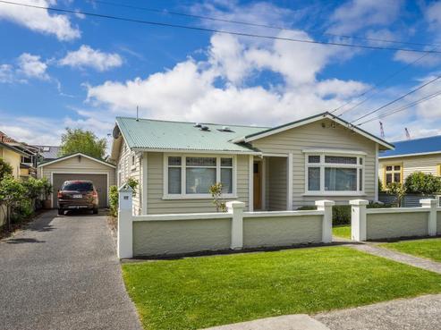 17 Bracken Street, Petone