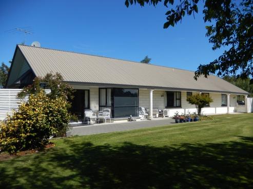 232 Parsons Road, Weston