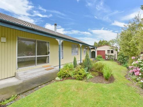 42 Woodend Road, Woodend