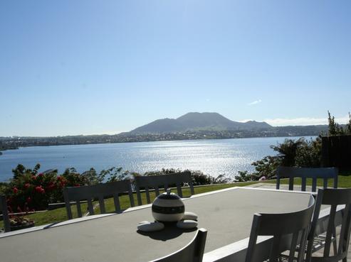 17 Scenic Heights, Acacia Bay