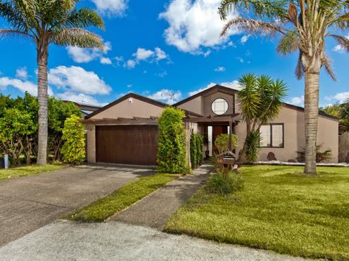 66 Admirals Court Drive, Greenhithe