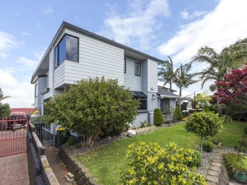 28 Lexington Drive, Botany Downs