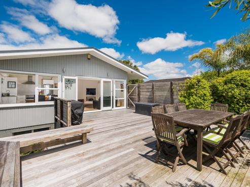 16 Raymond Terrace, Northcote