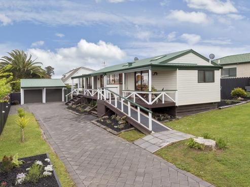 27 Parramatta Place, Botany Downs
