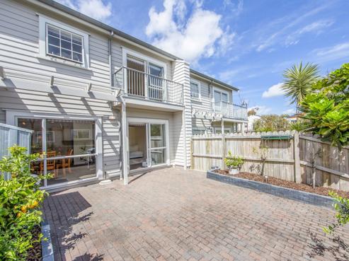 2/78 Fernhill Way, Oteha