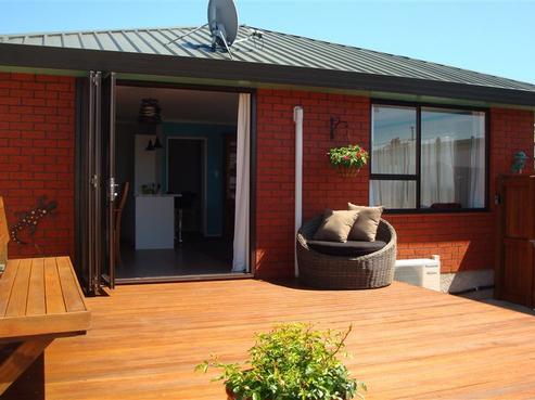 2/17 Clyde Street, Seaview
