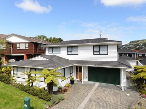 18 Thatcher Crescent, Crofton Downs