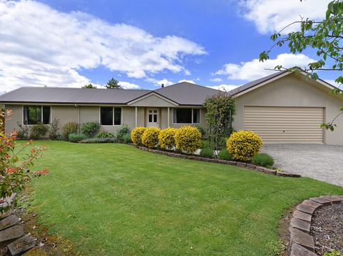 2E Lord Auckland Road, Wakefield
