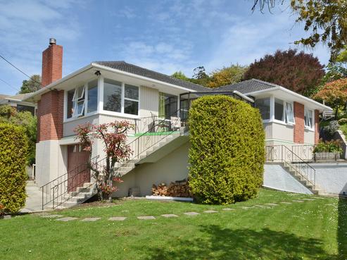 90 Easther Crescent, Kew