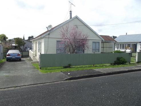 3A Rose Place, Kamo