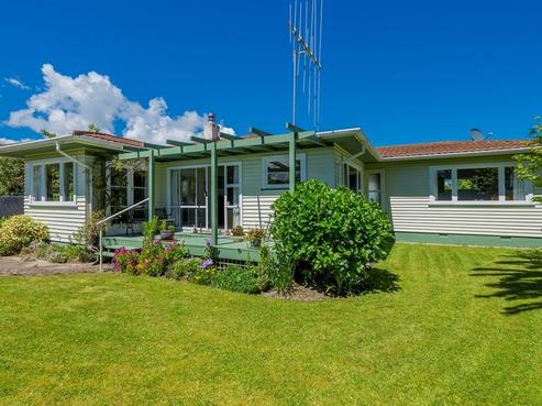 93 Atkinson Avenue, Otaki Beach