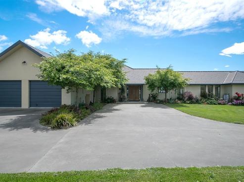 7 Oak Tree Lane, Renwick