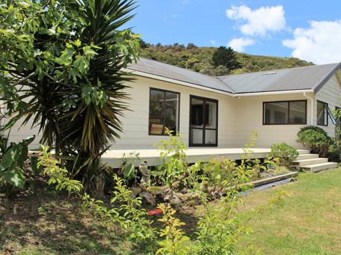 65 Sea View Road, Ostend