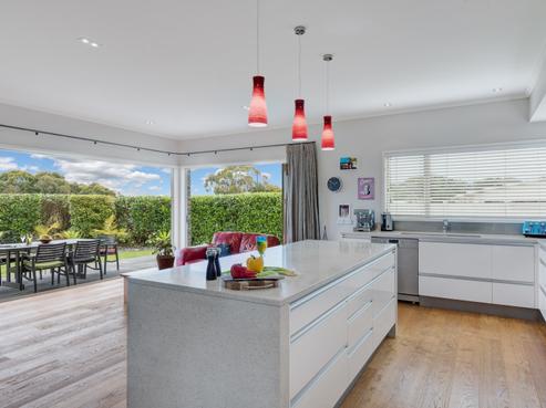 2 Fantail Crescent, Maraetai