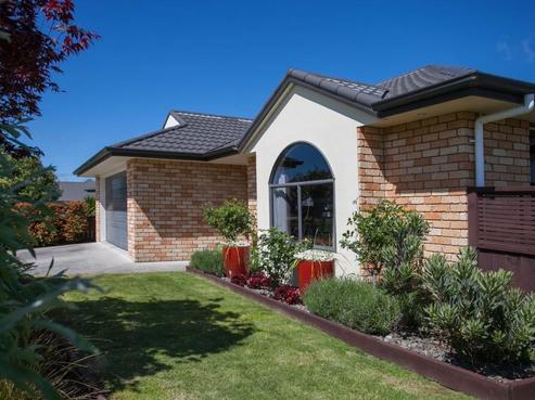 21 Oaklands Drive, Cambridge