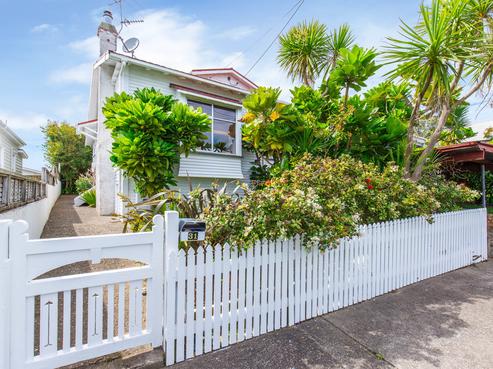 31 Mountain View Road, Morningside