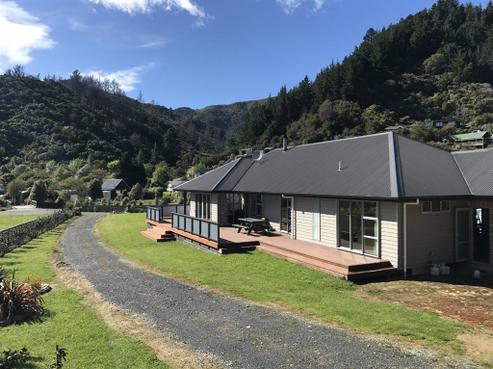 39 Phillips Road, Anakiwa and Surrounds