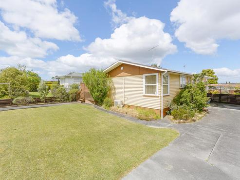17 Blue Spur Way, Glendene