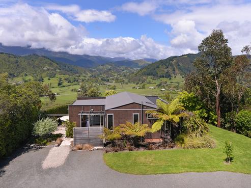 83B Cable Bay Road, Hira