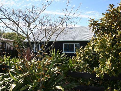 37 Brookes Terrace, Waitara