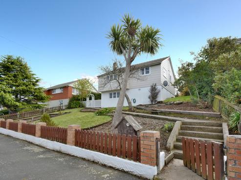 75 Columba Avenue, Calton Hill