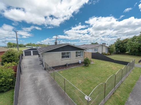 45 Rhonda Avenue, Deanwell