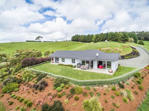 232 Valley Road, Waitoki