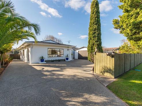 12 Nukumea Common, Orewa