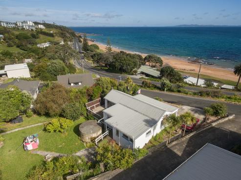 4 Leslie Road, Cable Bay