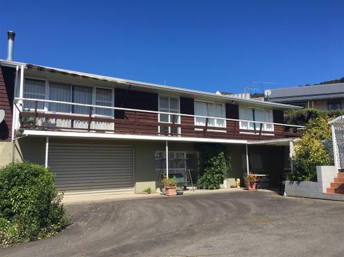 10 Pompeys Place, Akaroa