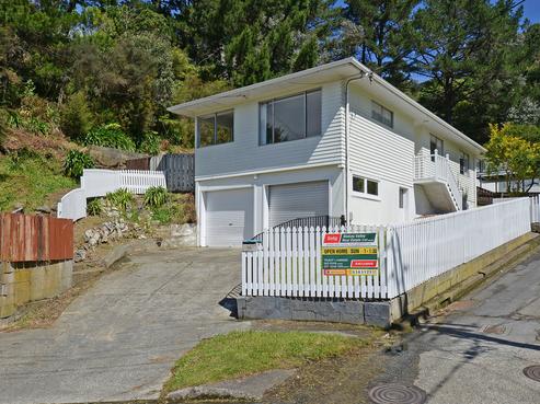 16 Thomson Grove, Stokes Valley