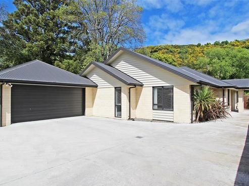 18 Sunningdale Drive, Stoke