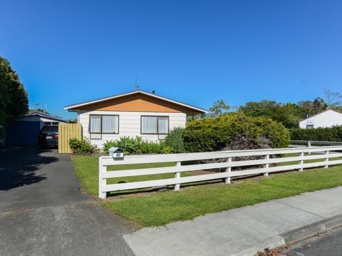 10 Allens Lane, Clive