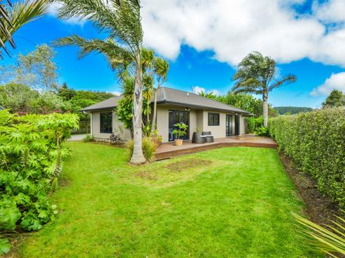 8 Valley Side Way, Pukekohe
