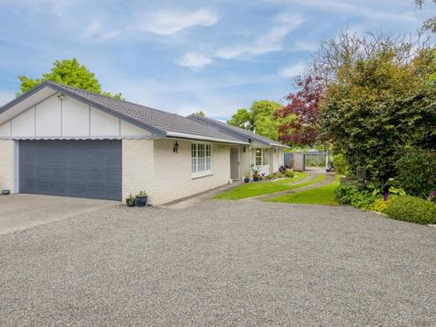 318 Te Moana Road, Waikanae