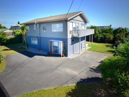 1378 Whangaparaoa Road, Army Bay
