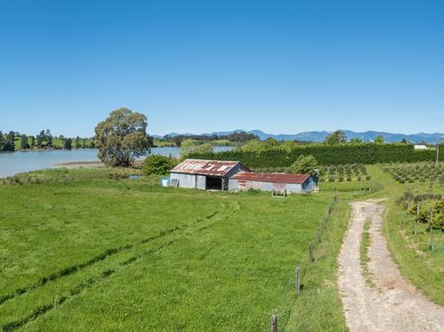 1 Apple Valley Road East, Mahana
