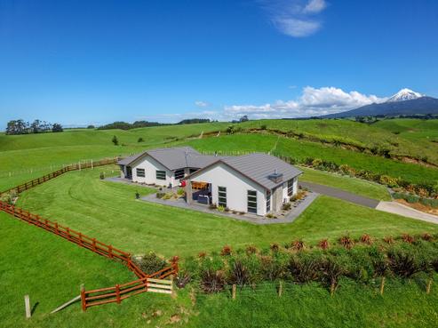 469E Plymouth Road, Oakura