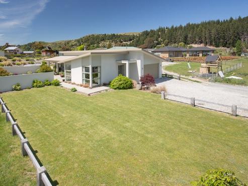 19 Alice Burn Drive, Luggate