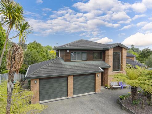 18 Woodfern Crescent, Titirangi