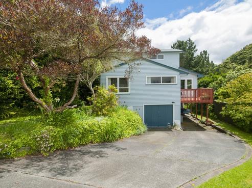 35 Foster Crescent, Belmont