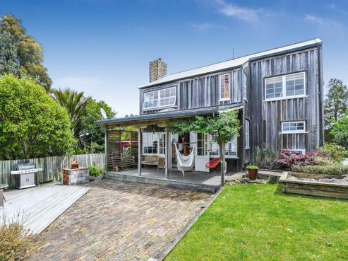 120 Christian Road, Swanson