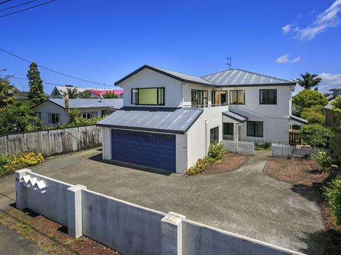 844 East Coast Road, Oteha
