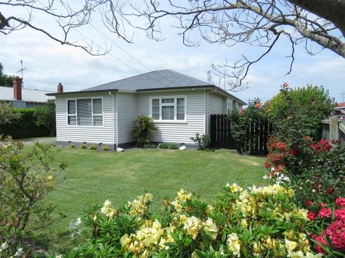 112 Chalmers Avenue, Hampstead